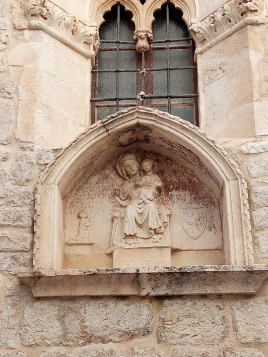 Liječnik Marko prvi je povijesno poznati šibenski pučanin koji je ostavio svoj portret i obiteljski grb