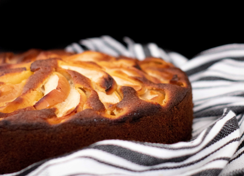 Kolač od jabuka s jednim jajetom za koji vam ni pećnica ne treba