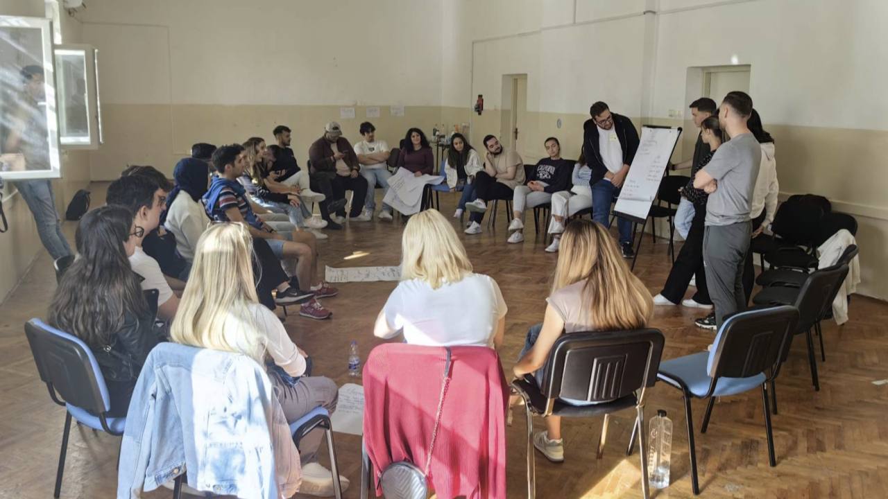 Učenice iz Drniša junior ambasadorice EPAS sudjeluju na projektu 'Big Foot - Small Steps'