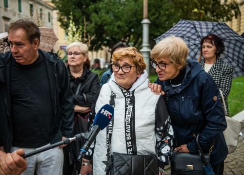 Fotografija 7 - Očajnički potez radnica Revije: 'Idemo pred Vladu RH, sramotno je da nas ne žele isplatiti!'