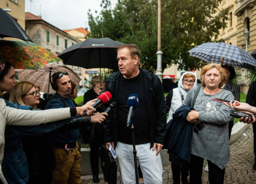 Fotografija 8 - Očajnički potez radnica Revije: 'Idemo pred Vladu RH, sramotno je da nas ne žele isplatiti!'