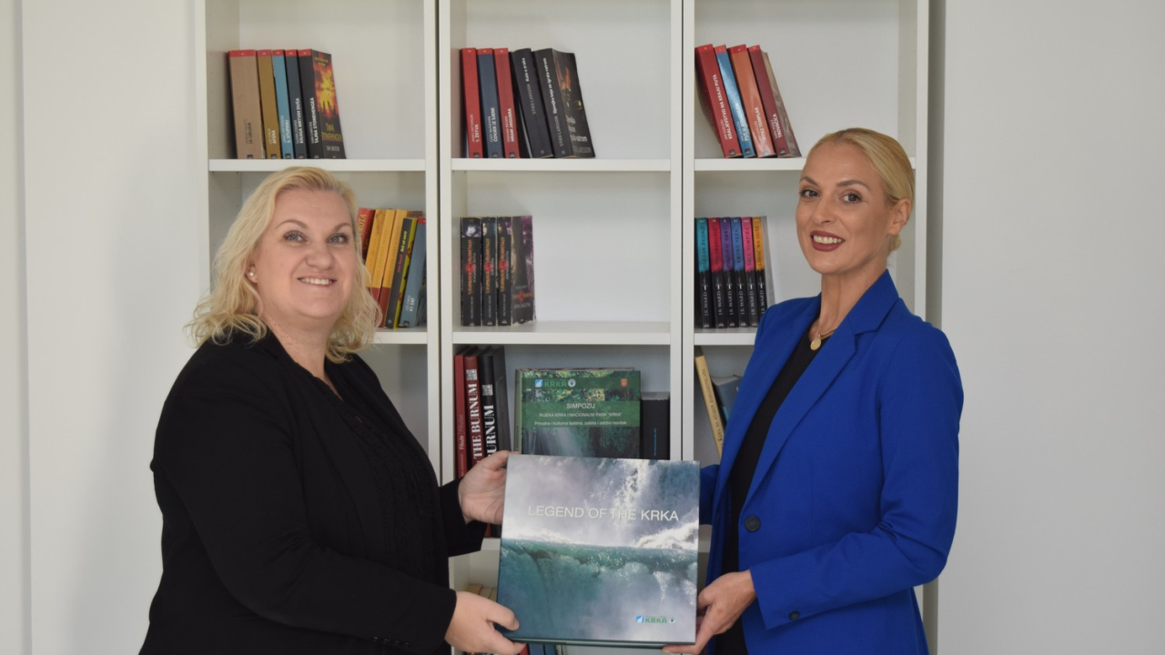 Nacionalni park 'Krka' darovao knjige knjižnici u Studentskom domu Palacin