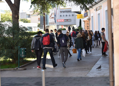 Županija dodjeljuje 37 stipendija učenicima, studentima i, posebno, studentima medicinskog područja