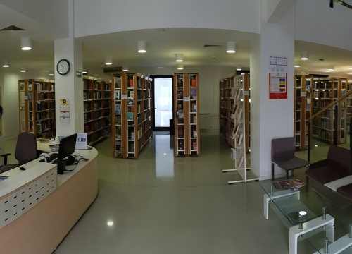 U kninskoj knjižnici izložba starih razglednica grada