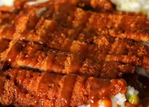 Pohani hrskavi odresci s tamnim umakom punim okusa