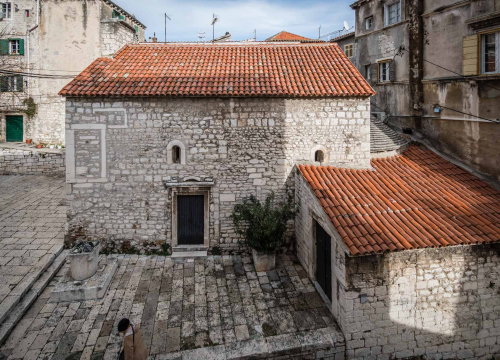 Likovna udruga 'Grupa 9' u srijedu izlaže u Galeriji sv. Krševana