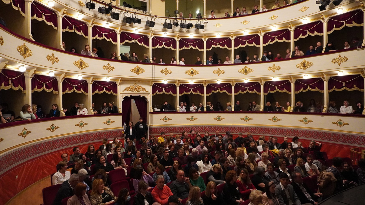 Učenici pjevanja Glazbene škole Ivana Lukačića u čast Mariji Callas u subotu u šibenskom teatru