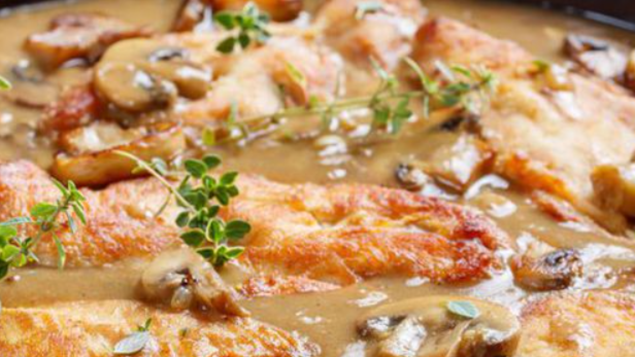 Fantastična piletina u kremastom umaku s gljivama