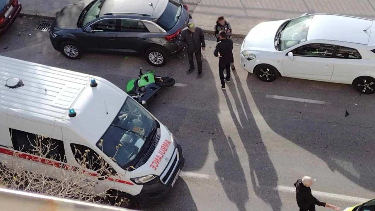 Sudar motora i auta na Baldekinu: Motociklist prevezen u bolnicu