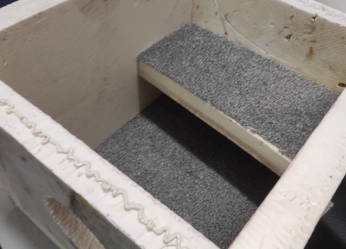 Fotografija 6 - Šibenčani gradskim mačkama grade kućice: 'Mile rado spava u svojoj'