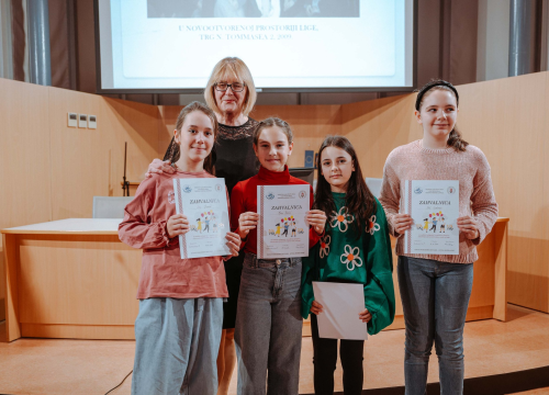 Fotografija 10 - Hrabre Šibenčanke koje su preboljele rak dojke nosile reviju: 'Puno ljepše je ovako se družiti nego u bolnici'