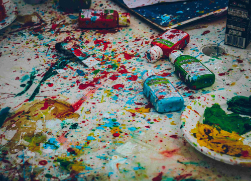 Četiri horoskopska znaka koja najbolje funkcioniraju u neredu