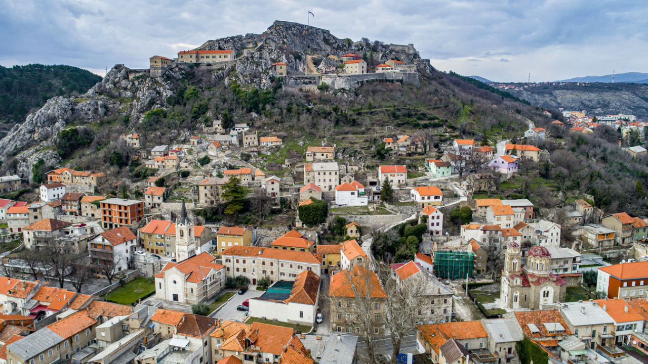 Knin ove godine zabilježio najbolju turističku sezonu u povijesti: 'Magnet za avanturiste'