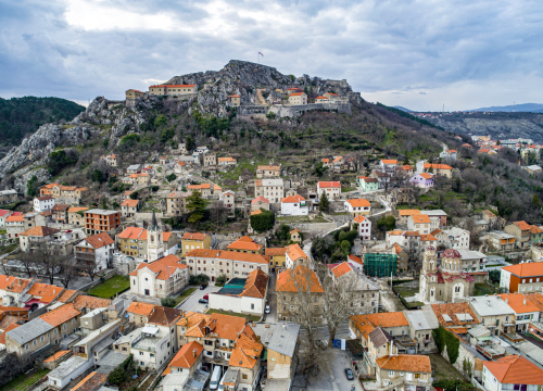 Knin ove godine zabilježio najbolju turističku sezonu u povijesti: 'Magnet za avanturiste'