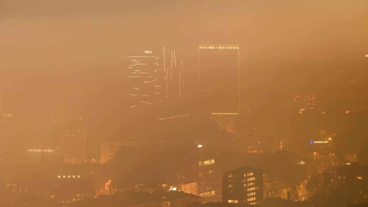 Sarajevo se i dalje guši, treći dan među najvećim stupnjem zagađenja zraka na svijetu