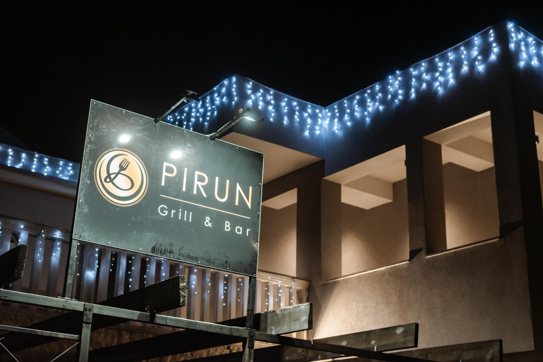 Posjetite novootvoreni Pirun Grill & Bar i uživajte u sočnim jelima s roštilja!