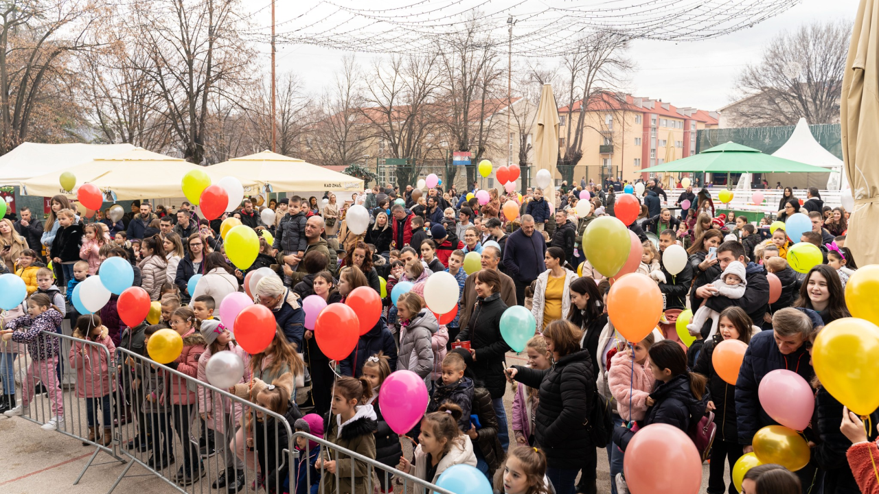 Dječji doček Nove godine na Kraljevskom adventu u Kninu