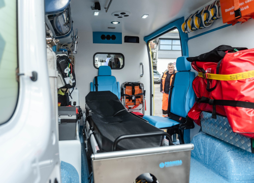 Fotografija 3 - Šibenska Hitna dobila novo vozilo: 'Naš vozni park je sad sigurniji za pacijente i djelatnike'