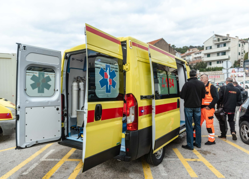 Fotografija 6 - Šibenska Hitna dobila novo vozilo: 'Naš vozni park je sad sigurniji za pacijente i djelatnike'
