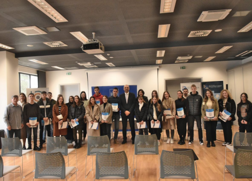 Župan potpisao ugovore s učenicima i studentima koji će primati županijske stipendije