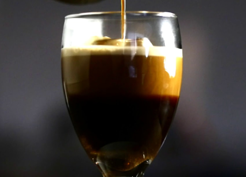 Desert u čaši koji će vas dobro razbuditi