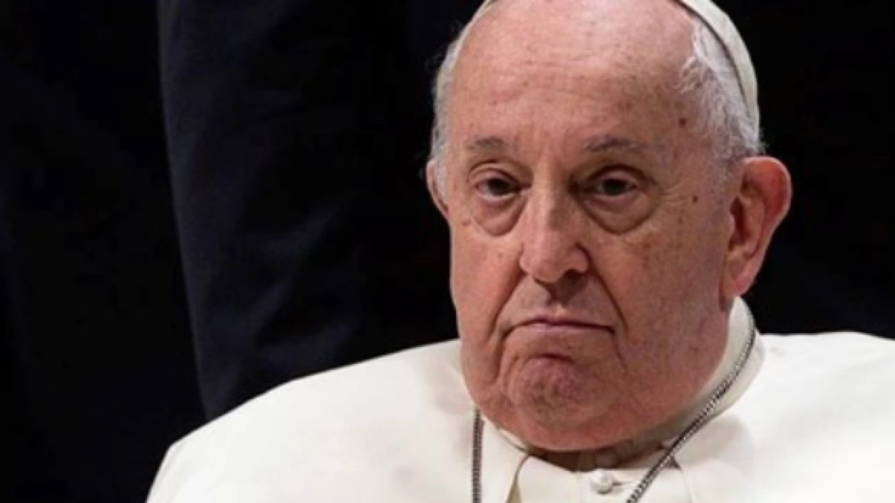 Papa Franjo morao prekinuti govor