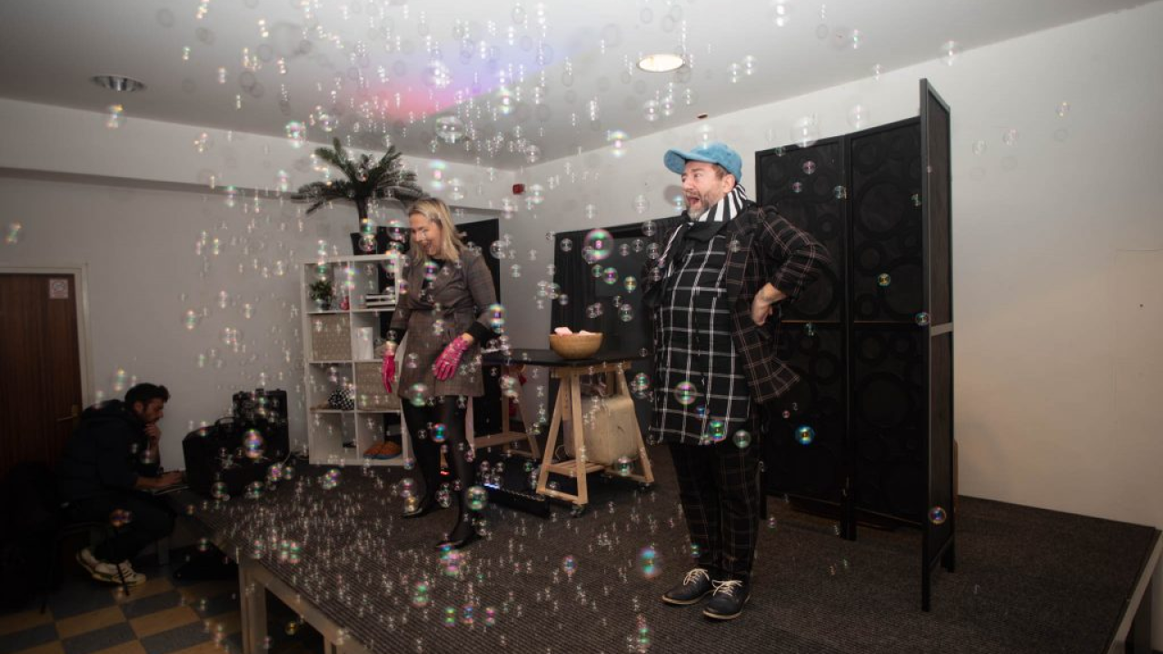 Petra Radin i Mario Kovač razveselili kninske mališane