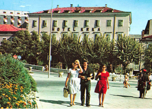 Šibenski leksikon: U zlatno vrime điravanja Poljanom, Kalelargom i rivom svi su bili ka đovanoti