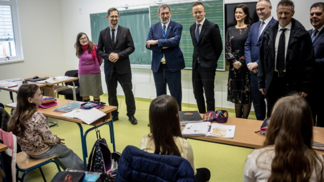 Fuchs: 'Povećanje plaće učiteljima i nastavnicima od 216 do 345 eura korektno'