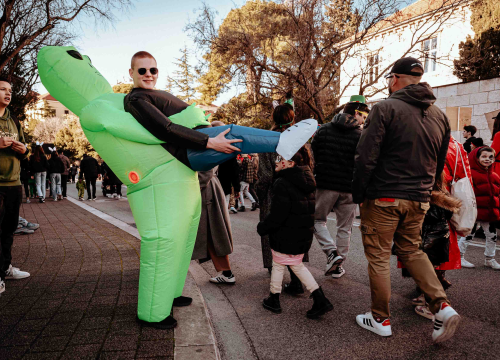 Fotografija 26 - Maškarana povorka prošla kroz grad (1. dio): Najbolja maska Lego, najprovokativnija Oko sokolovo