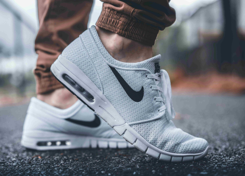 Treba li skidati cipele prije nego što ulazite u kuću