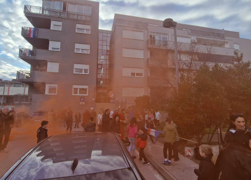 Fotografija 4 - Ivica Tucak ostao bez teksta: Susjedi na Šubićevcu pripremili mu doček kojem se nije nadao, ali se oduševio