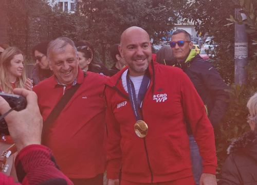 Fotografija 5 - Ivica Tucak ostao bez teksta: Susjedi na Šubićevcu pripremili mu doček kojem se nije nadao, ali se oduševio