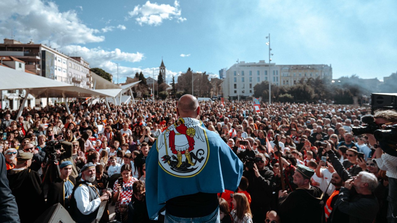Objavljena snimka dočeka svjetskih prvaka: 'J**** zlatnu medalju ako ona ne privuče ovu predivnu djecu'