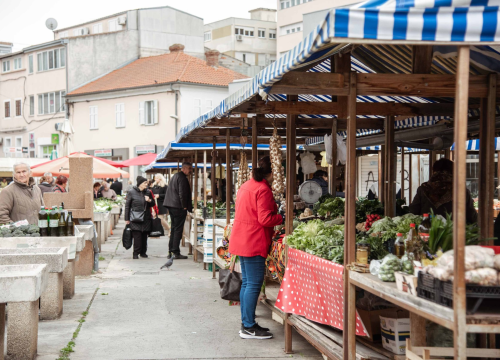 Fotografija 2 - Kakav dan, takva i ponuda: Južina i lovostaj nude depresiju na peškariji i pijaci