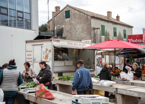 Fotografija 7 - Kakav dan, takva i ponuda: Južina i lovostaj nude depresiju na peškariji i pijaci