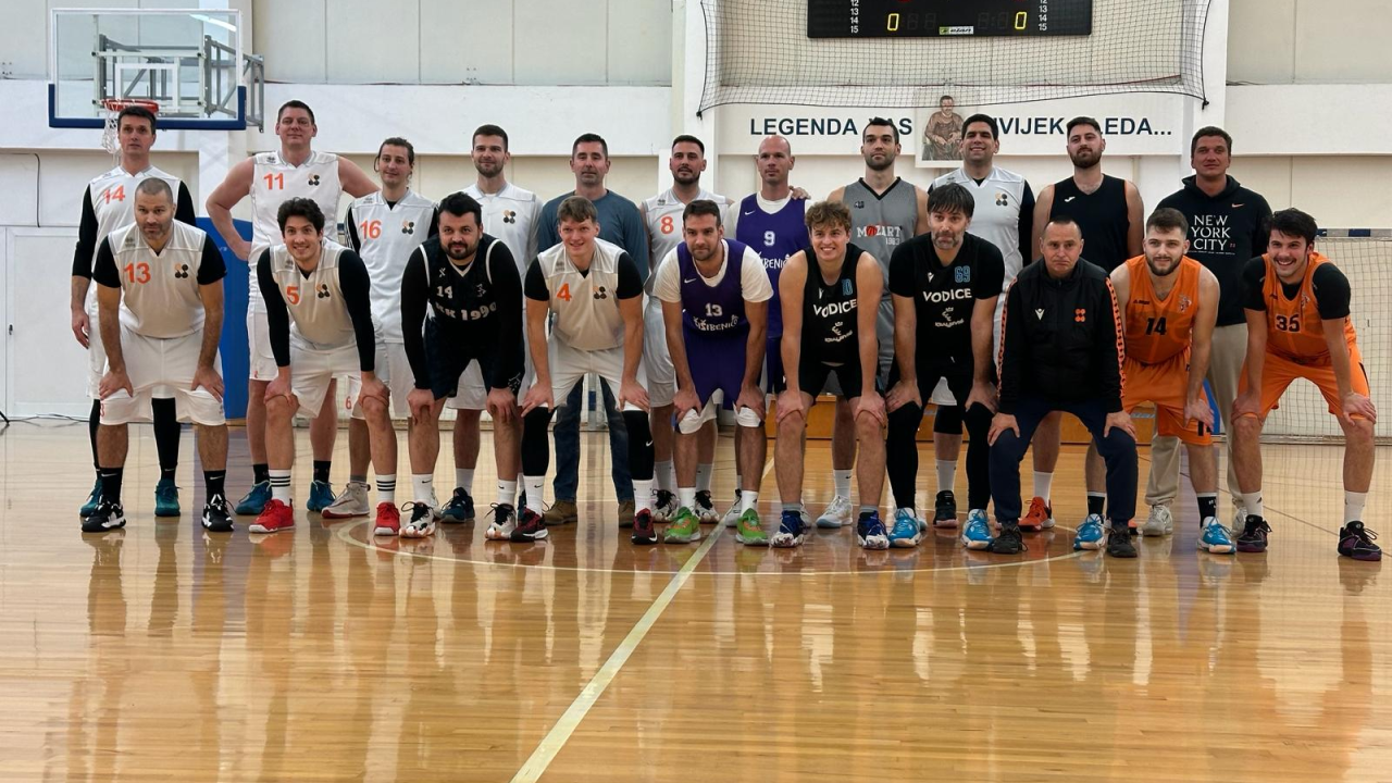 Šibenski rekreativni košarkaši zabavljali sebe i gledatelje na All-Staru