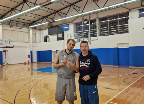 Fotografija 2 - Šibenski rekreativni košarkaši zabavljali sebe i gledatelje na All-Staru