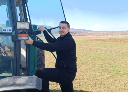 Fotografija 8 - Martin i supruga odlučili su ostati na selu i baviti se poljoprivredom: 'Na OPG-u u Petrovom polju radi cijela obitelj'