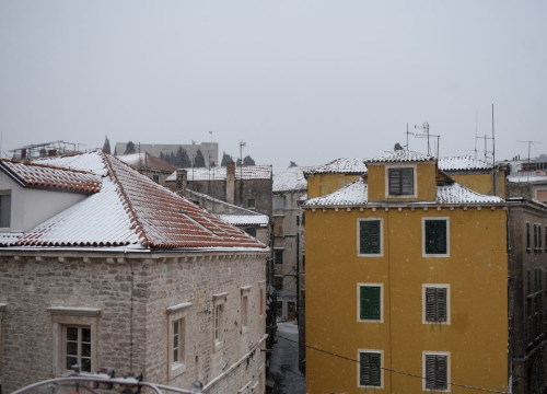 Fotografija 10 - Ovako je Šibenik izgledao na današnji dan 2018. godine, danas je 19 stupnjeva više