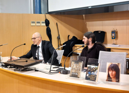 Fotografija 2 - U knjižnici predstavljen roman Tomislava Bašića