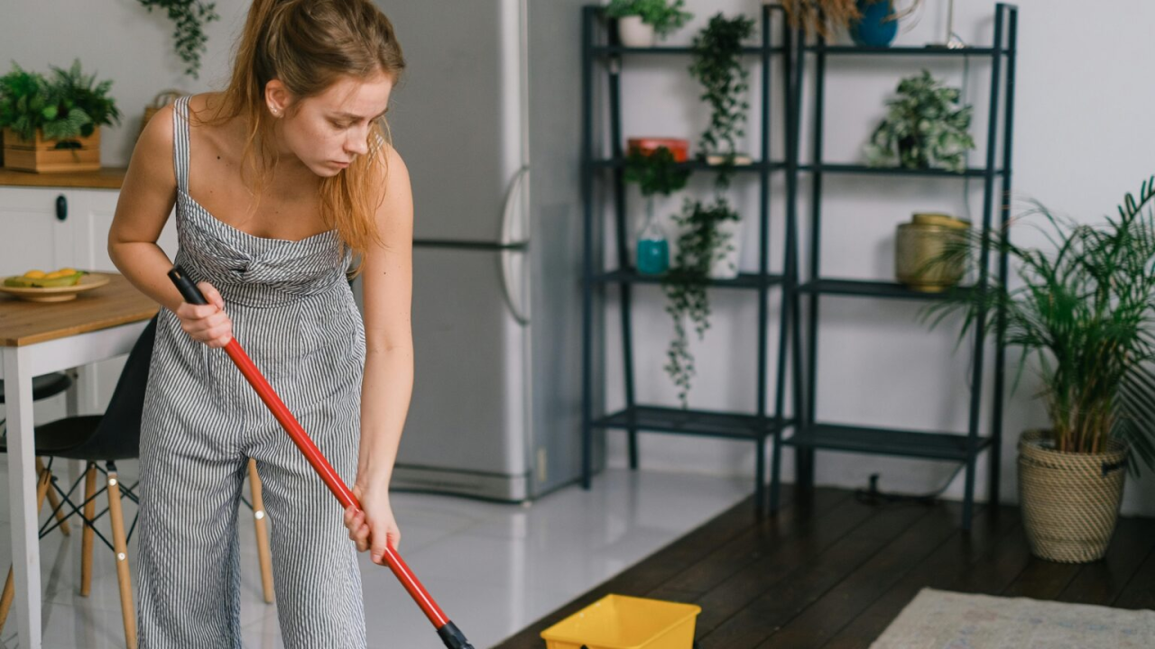 Žlica soli u vodi za pranje podova, kažu, čini čuda