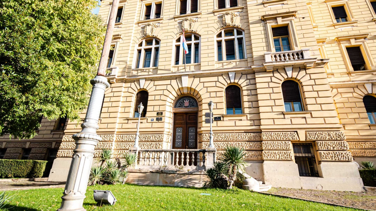 Suci dvotjednim 'bijelim štrajkom' izborili 300 eura veće plaće