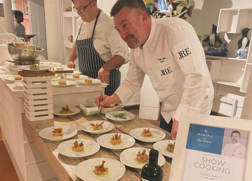 Fotografija 2 - Vjeko Bašić na Maldivima predstavlja okuse Murtera koje servira i u svojoj Konobi Boba