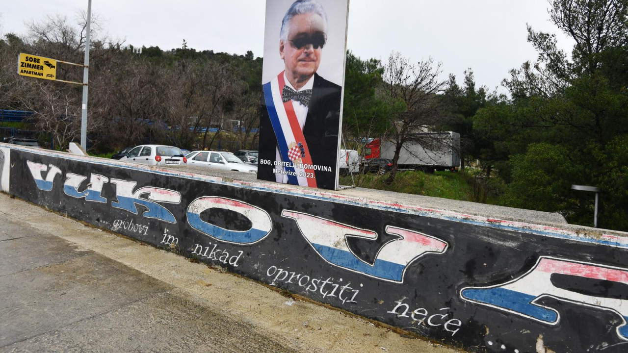 Na Meterizama išarana Tuđmanova slika koja se nalazi poviše murala 'Vukovar'
