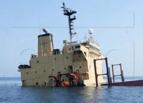 Tri pomorca ubijena, najmanje četiri ozlijeđena u napadu hutista na grčki brod