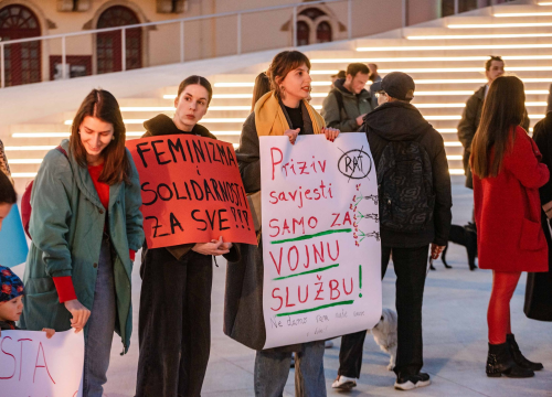 Fotografija 7 - Ništa cvijeće i bombonijere: Šibenčanke, uz pokojeg Šibenčana, proslavile Dan žena na drugačiji način