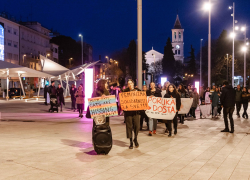 Ništa cvijeće i bombonijere: Šibenčanke, uz pokojeg Šibenčana, proslavile Dan žena na drugačiji način