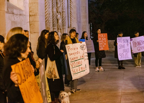Fotografija 16 - Ništa cvijeće i bombonijere: Šibenčanke, uz pokojeg Šibenčana, proslavile Dan žena na drugačiji način