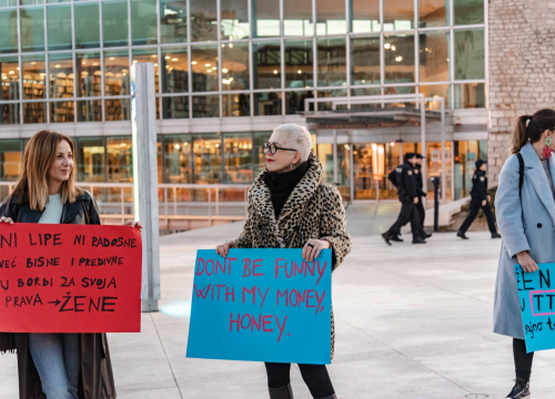 Fotografija 18 - Ništa cvijeće i bombonijere: Šibenčanke, uz pokojeg Šibenčana, proslavile Dan žena na drugačiji način